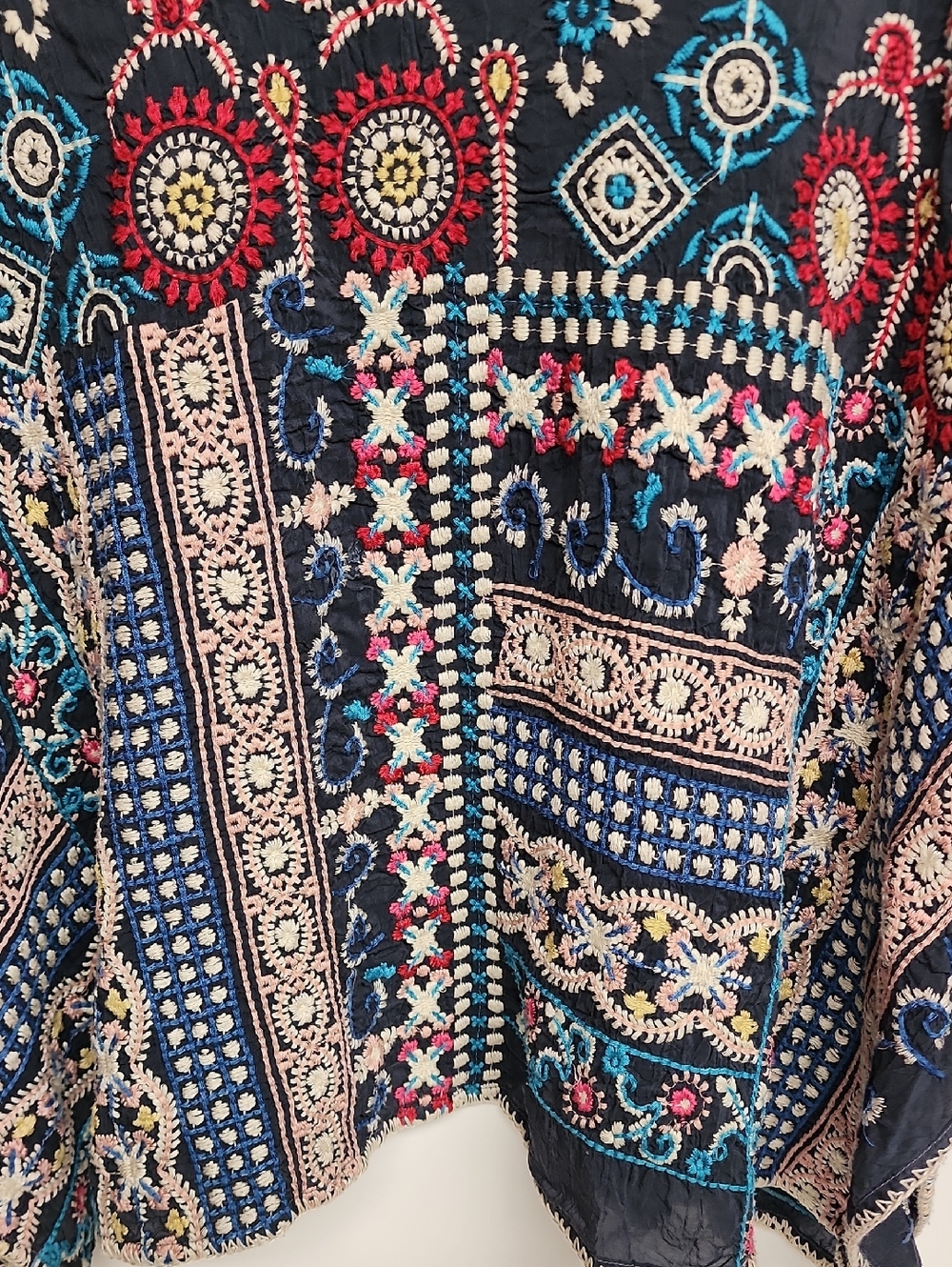 Johnny Was Navy Embroidered V-Neck Tunic with Multicolor Stitching Size 1X BOHO - Picture 2 of 11